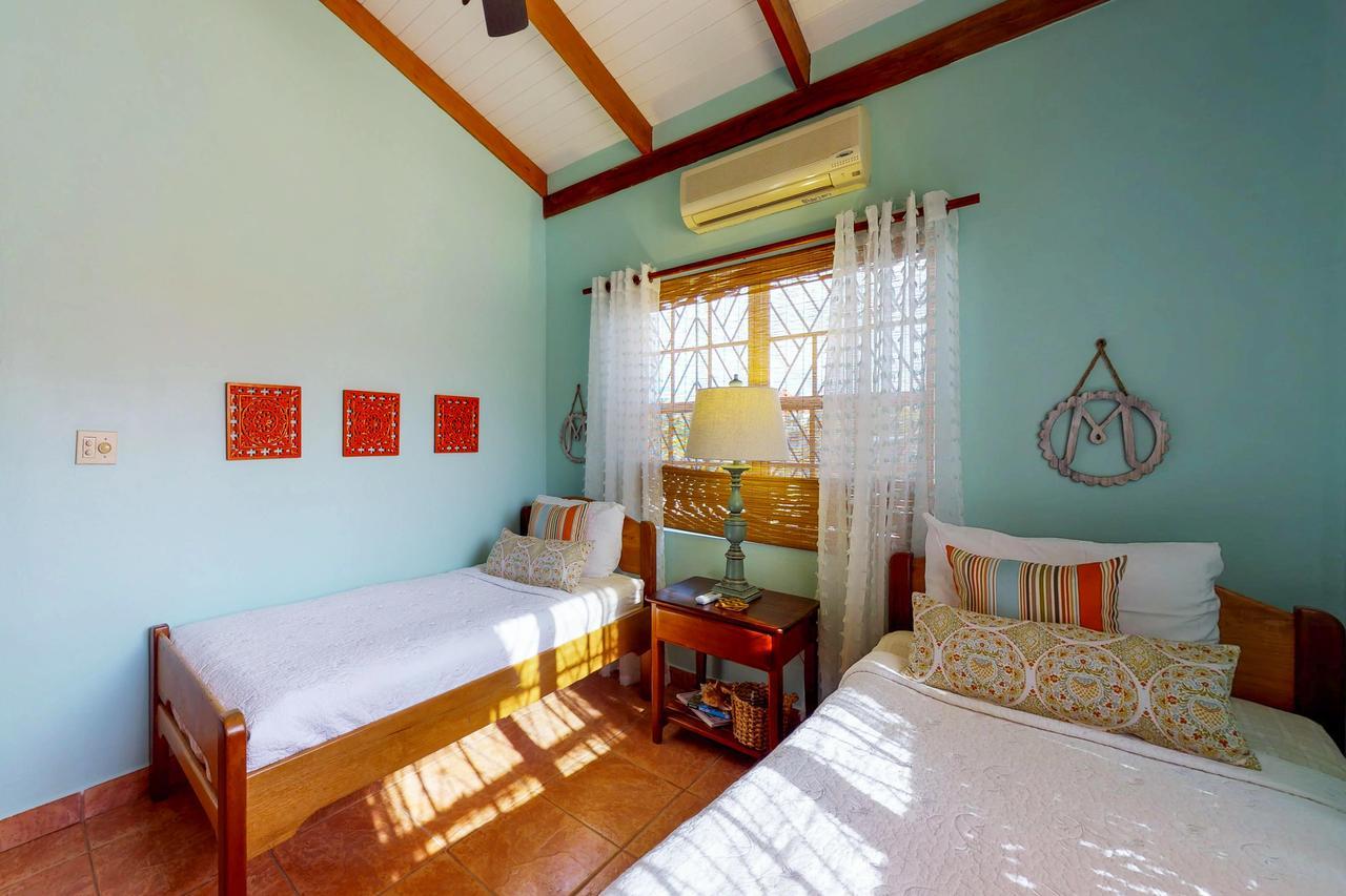 Mirasol Villa Placencia Extérieur photo